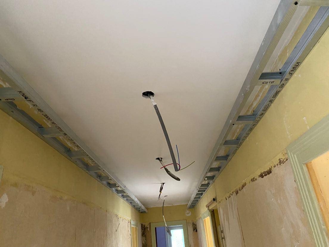 Pièce rénovée, plâtrerie puis peinture intérieure
